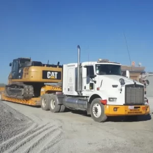 tractocamión con lowboy